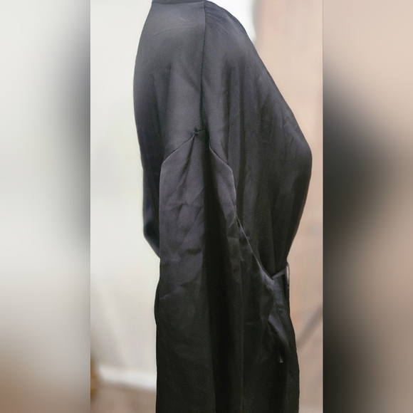 H&M Black Satin Robe With Tie. Size M/L - Picture 9 of 9